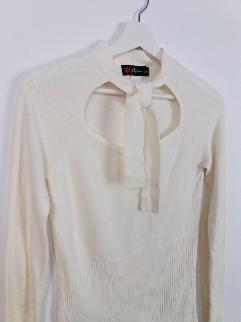 Vintage 90/'s White Knit Minimalist Sweater Neck Tie Detail