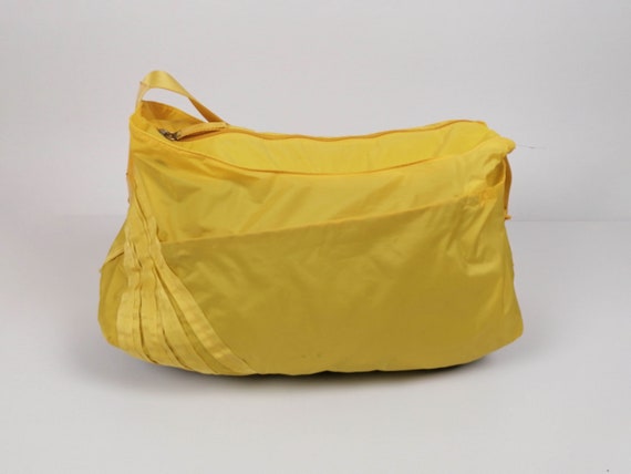 Nike Duffel Bag in Yellow