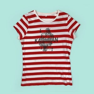 Y2K T-shirt Stripes White Red &quot;Kasabian Empire&quot; Punk Rock Band Print  - size S-L