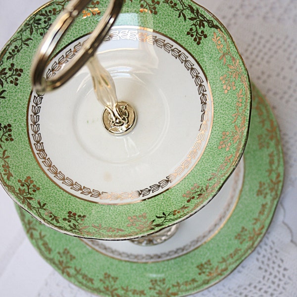 Atemberaubende grün und gold 2 Stufe Mini Kuchen Stand / Schmuck-Display perfekt für Partei Leckerbissen und Gaumenfreuden oder schöne Schlafzimmer display Ständer