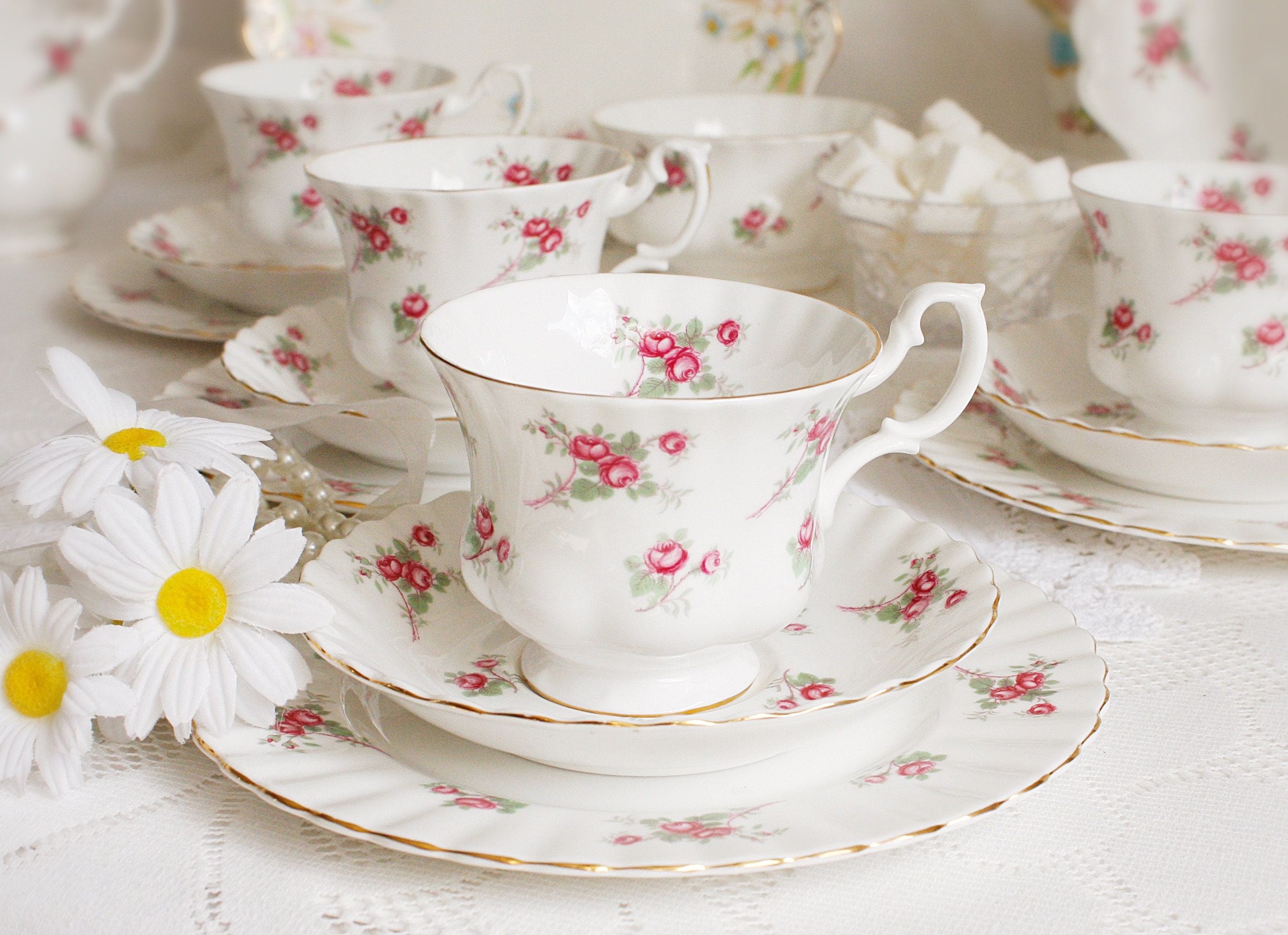 Beautiful tea cups deals