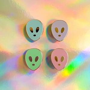 Alien pins - ovni brooch - glow in the dark pins - space - galactic pins - cosmic - hard enamel pin