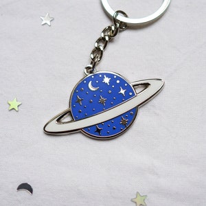 Dark blue planet keychain - hard enamel keychain - space - Saturn - planet with stars and moon