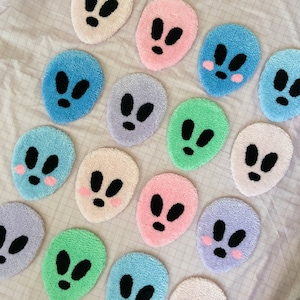 Small alien faces to hang - planet rug - handmade - tufting rug