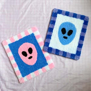 Tufted frame to hang - planet rug - handmade - tufting rug - alien