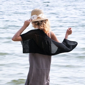 Zwarte bolero schouderophalend gebreid katoenen vest dames zomerjas gemaakt in Spanje strand gehaakte handgebreide schouder cover-up losse pure trui afbeelding 9