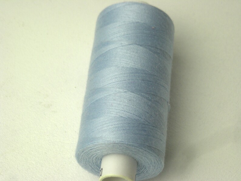 Coats sewing yarn 1000 m helblau image 1