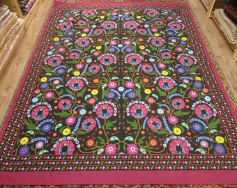Double sided printed suzani pattern table cover