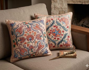 A pair of silk embroidery pillow cases