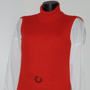 Vintage 70s red high neck sleeveless sweater with buckle Size 36-38 FR image 2