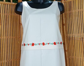Vintage 60s sleeveless mini dress with floral embroidered Size 38 FR