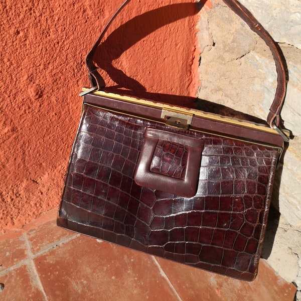 Sac à main vintage 50s en cuir verni marron faux crocodile