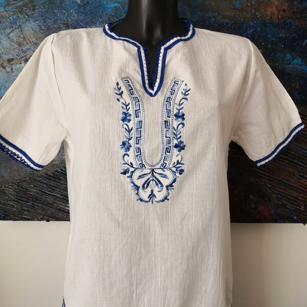 Blusa vintage boho blanca y azul bordada Talla M