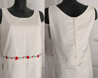 Vintage 60s sleeveless mini dress with floral embroidered Size 38 FR