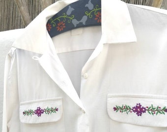 Vintage white long sleeves shirt with embroidered pockets Size 40 FR