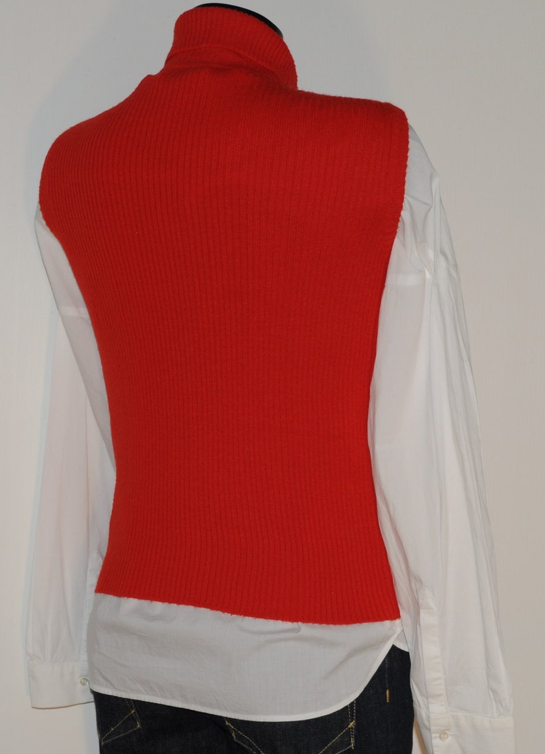 Vintage 70s red high neck sleeveless sweater with buckle Size 36-38 FR image 3