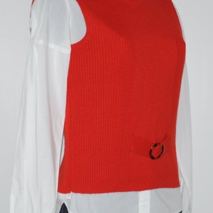 Vintage 70s red high neck sleeveless sweater with buckle Size 36-38 FR image 4