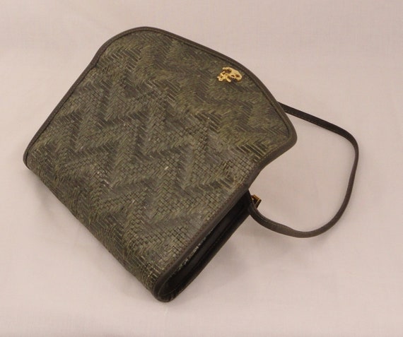 Vintage green woven straw shoulder bag or clutch - image 4