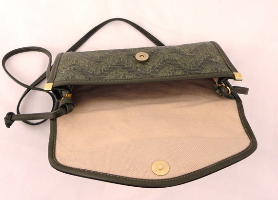 Vintage green woven straw shoulder bag or clutch - image 5