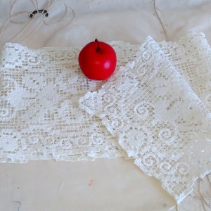 crochet table napkin, cotton, white vintage napkin, shabby chic, crochet home decor,  crochet placemat, white placemat, cotton placemats