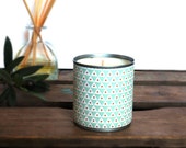 Candle poured into a plant Nora upcycling 100% soy wax and vegan, recycled Tin