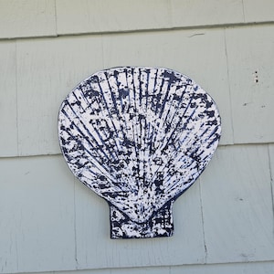 wooden scallop shell