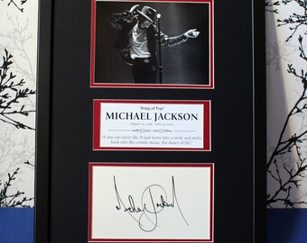 MICHAEL JACKSON AUTOGRAPH 30x40 Cm Double Mat Framed