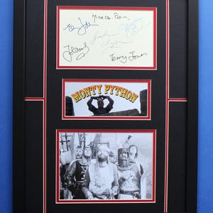 The MONTY PYTHON AUTOGRAPHS limited edition 30x40 cm double mat framed artwork display The Holy Grail Characters Panorama View