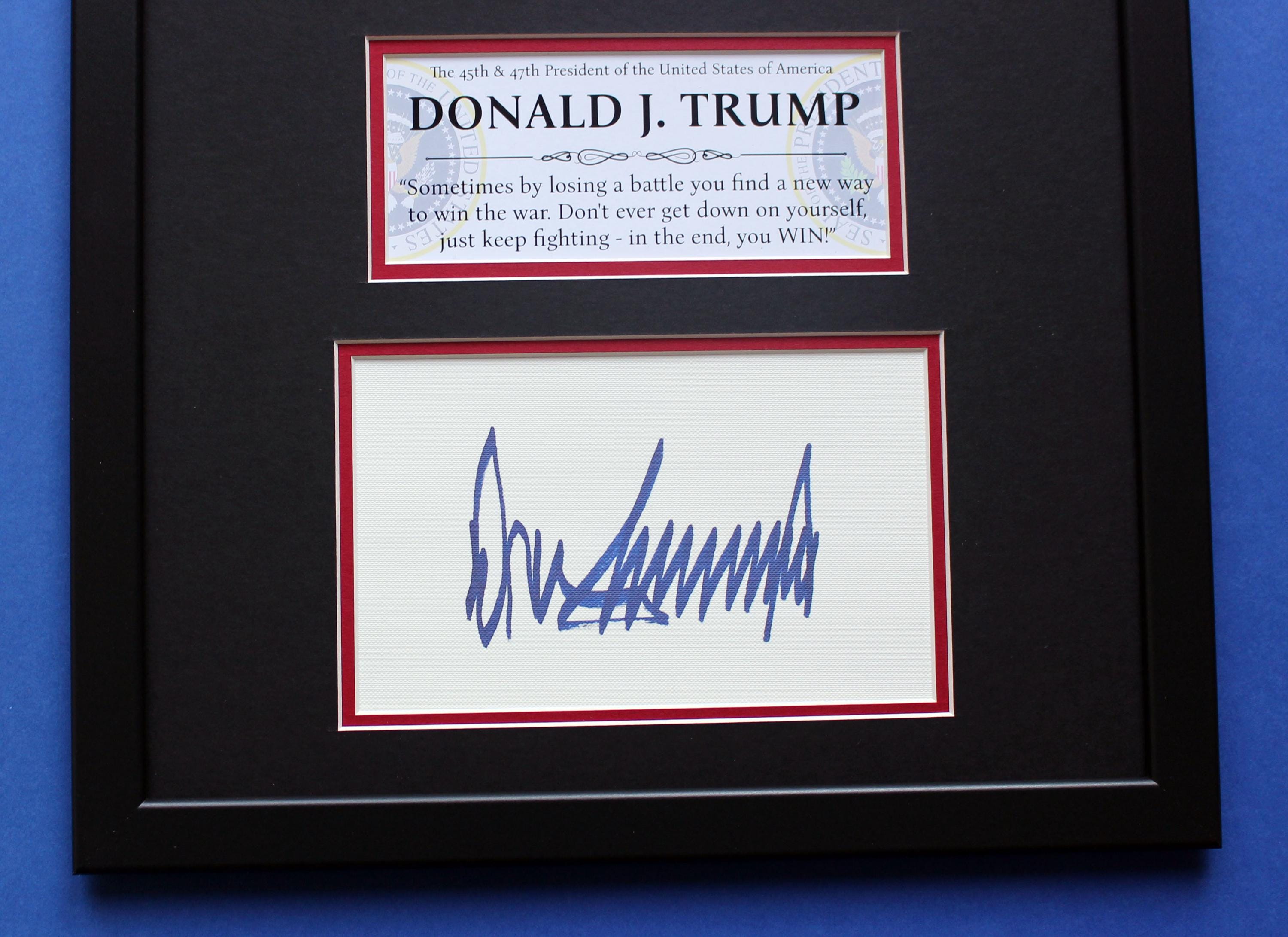 ドナルド・トランプ大統領直筆サイン 30 x 40 cm ダブルマット額