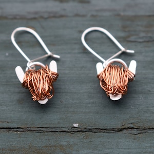 Highland Cow drop earrings, Highland Cow earrings, Highland Cow gift, Scottish highlands, Scottish gift, Highland Cow, Cow,Cow earrings,bull