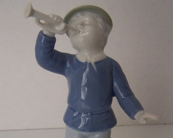 7934  Vintage Gerold Porzellan Porcelain Figurine Bugle Boy - Gift