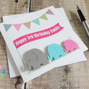 Carte d'anniversaire d'enfant personnalisée - Carte d'éléphants lors d'une parade pour garçon ou fille - disponible en rose ou en rouge