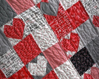 Valentine Quilt Pattern//Throw Pattern//Lap Quilt Pattern//Heart Quilt//PDF Pattern//ePattern//Instant Download