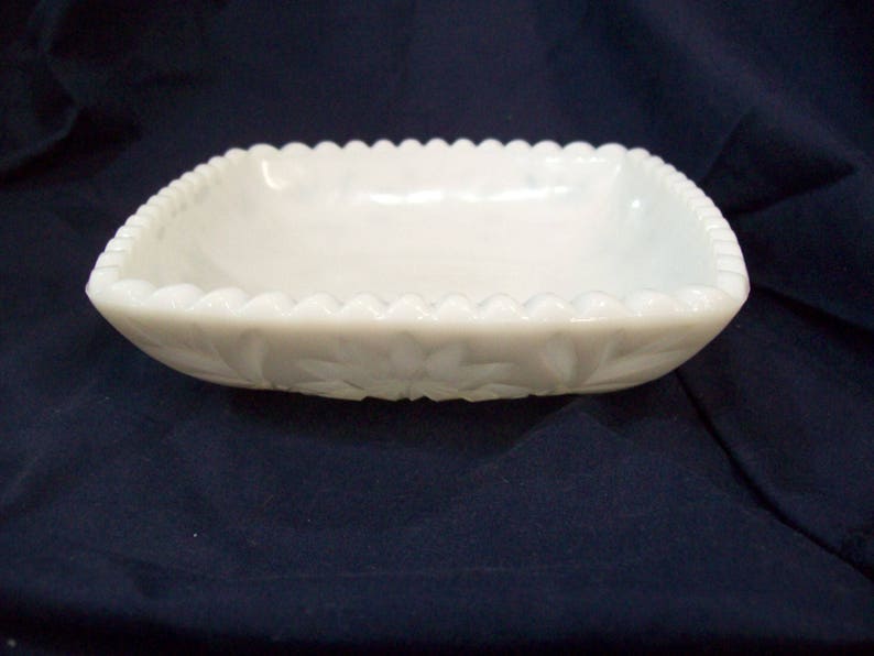 Vintage Milk Glass Scalloped Edge Bowl Candy Dish Etsy