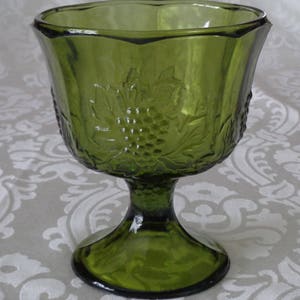 Vintage Indiana Harvest Grape Mid-Century Avocado Green Glass Pedestal Bowl