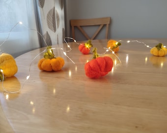 Felt pumpkins fairy lights. Pumpkin garland. children room decoration.