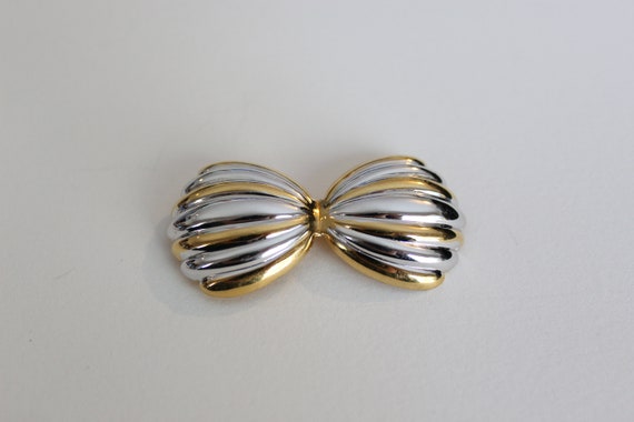 Vintage Nina Ricci bow brooch gold and silver tone - image 2