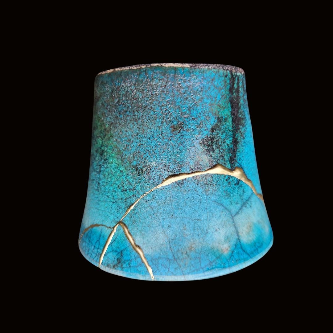 Kintsugi Raku Vase – Die Schönheit der Unvollkommenheit – handgefertigt