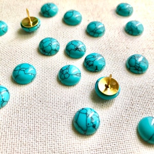 Decorative blue push pins for vision board kit. Vision board ideas blue push pins. pushpins. home office. office accessories. office decor