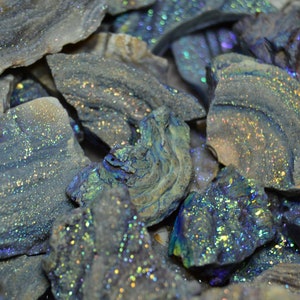 Kleine Aura Chalcedon-Stücke, Kristallschmuckherstellung, Engel-Aura-Chalzedon-Druzy-Kristalle, Chalcedon-Heilkristalle, 1-2 "Stücke