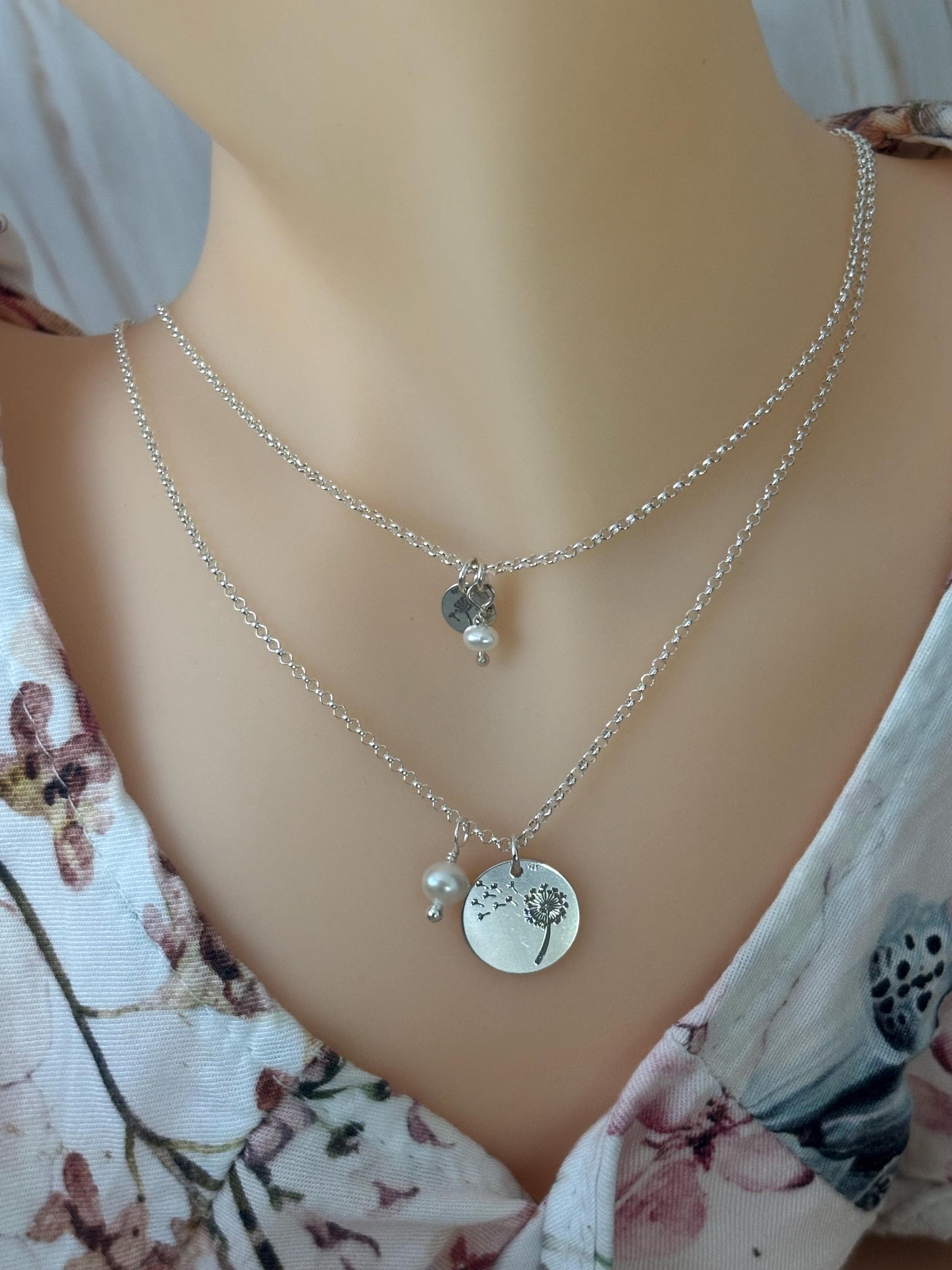 Mother-child necklace set made of 925 silver with dandelion pendant and freshwater pearl.