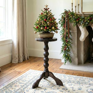 Wood pedestal planter stand indoor, Tall wooden plant stand, Flower pot holder, Carved fern base, Premium Modern oak display