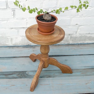 Carved oak wood planter stand indoor Wooden plant stand Pedestal flower pot stand Holder for large planter Fern stand Hardwood planter stand