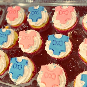 Fondant Baby Onesies Cupcake Toppers