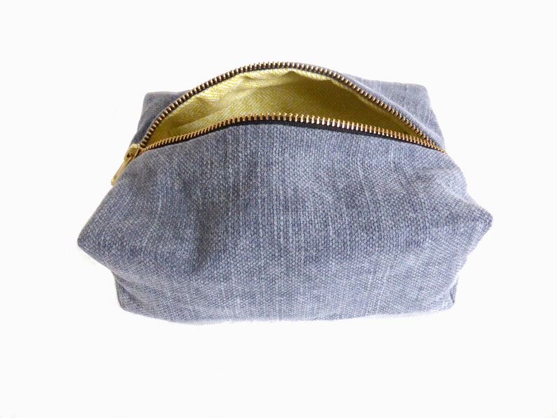 small size Liverpool men/'sfemale toiletry kit