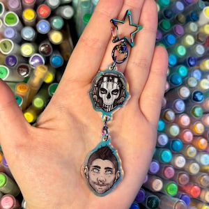 Chaveiros inspirados em personagens militares de jogos de tiro em primeira pessoa! Pingentes em acrílico transparente!