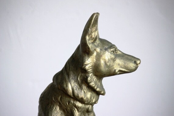 Statue Chien Loup Dalsace By Hpétrilly Jb Paris Deposit 206 In Patinated Plaster Art Deco Statue Statue Plaster Patiné