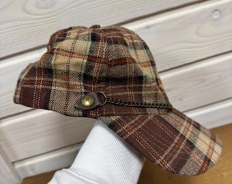 Y2K Baker Boy Plaid Cap With Chain 2000s Checkered Hat  display picture 1