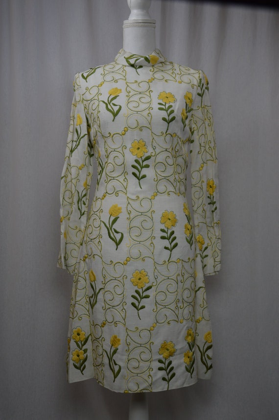 1960 embroidered dress \ 1960 vintage embroidered
