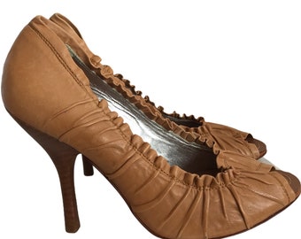 Zapatos de tacón de cuero BCBG Max Azria Y2K: tacones de diseñador vintage de principios de la década de 2000